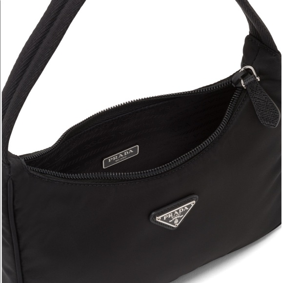 SOLD💗 $7⃣️0⃣️0⃣️Re-Nylon Re-Edition 2000 hobo mini-bag🖤 - Picture 7 of 7